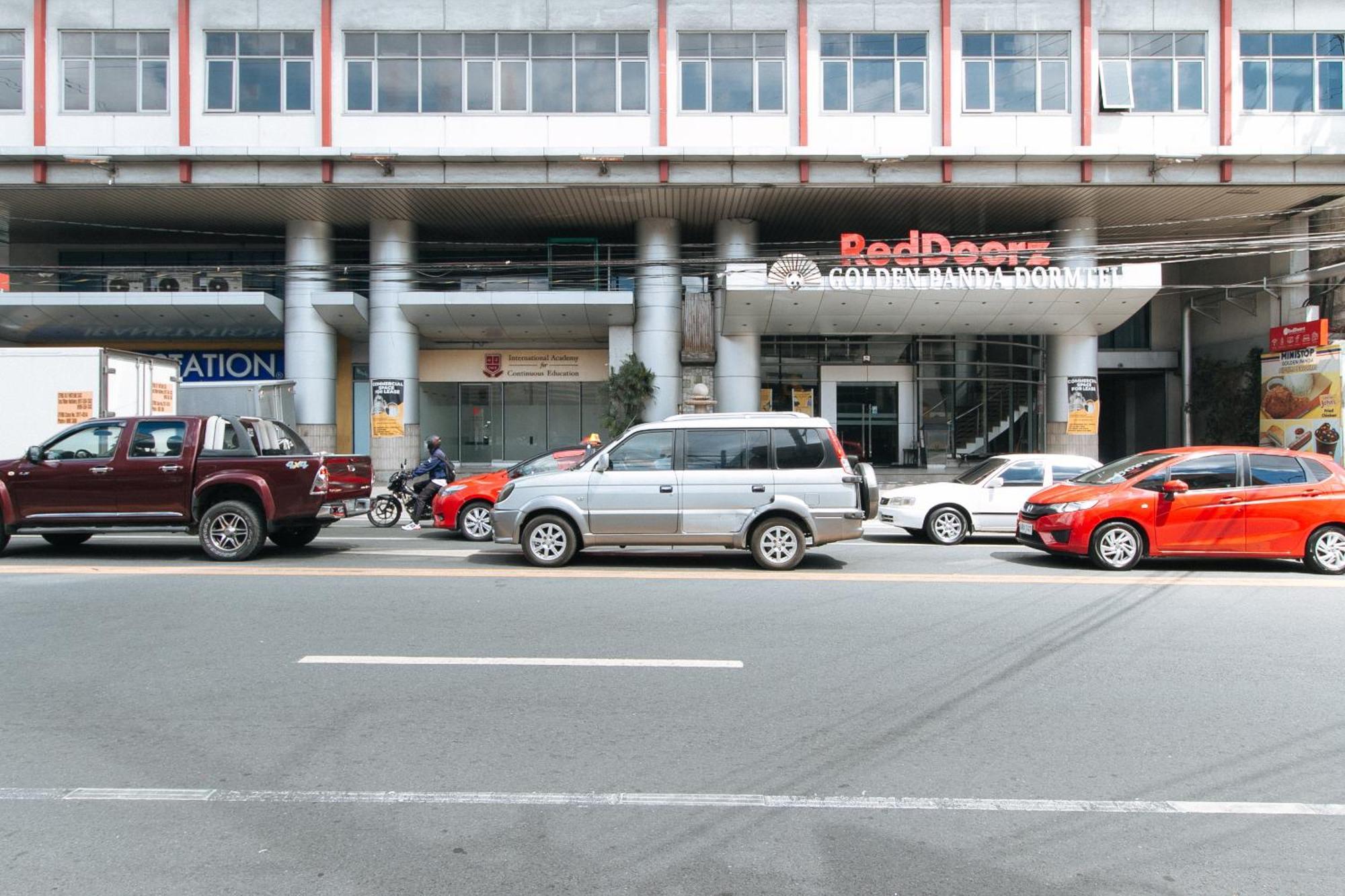 Reddoorz Plus @ E Rodriguez Corner Banawe Quezon City Buitenkant foto